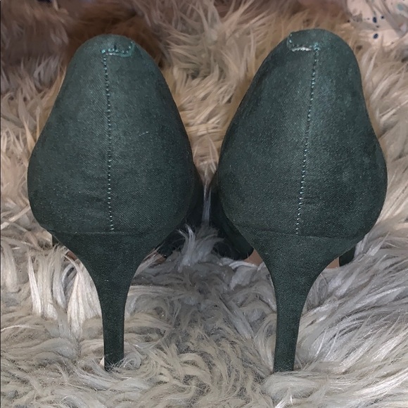 Gorgeous Green Heels For That Perfect Touch!💚💚 - Picture 4 of 7